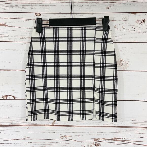 Windsor S White Black Plaid Checkered Gingham Knit Slit High Rise Mini Skirt - Picture 4 of 8